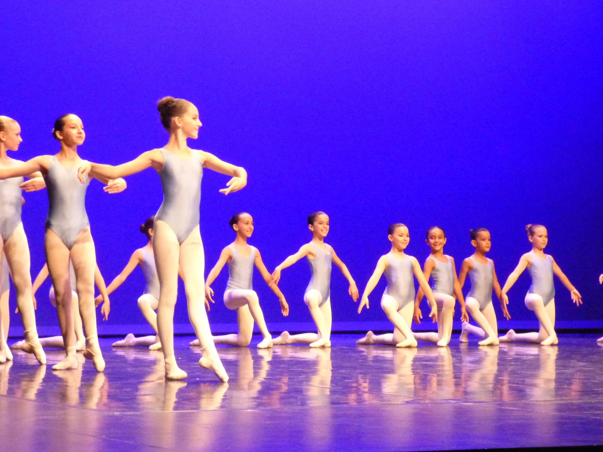 Les alumnes de l'Stage Intensiu de l'Escola de Dansa Marta Coll