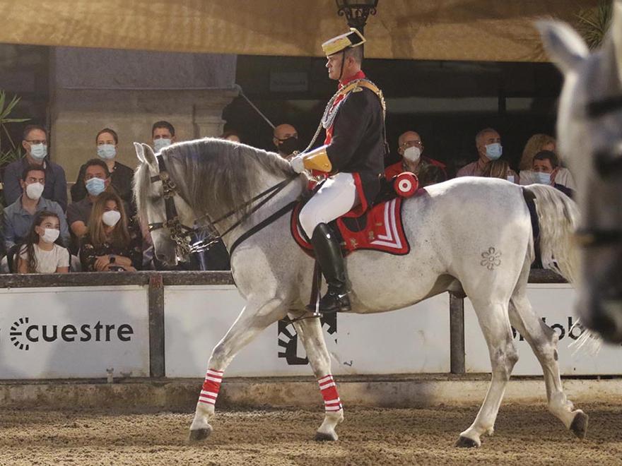 Exhibición de la Banda de Clarines de la Guardia Civil en Caballerizas Reales