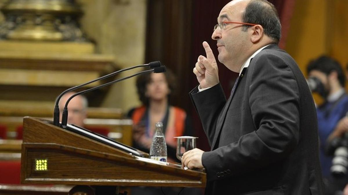 El líder del PSC, Miquel Iceta, en el Parlament.