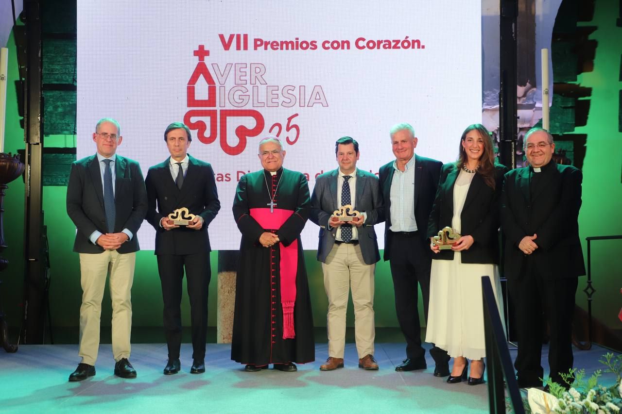 La entrega de los premios 'Ver Iglesia 25' y ‘Entidades con Corazón’, en imágenes