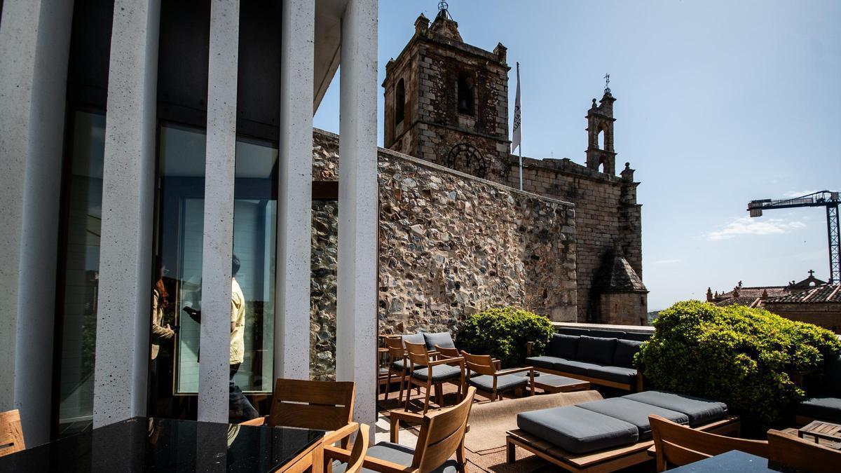 Fotogalería | Un recorrido por los rincones del edificio de Atrio, una joya contemporánea en el corazón monumental de Cáceres