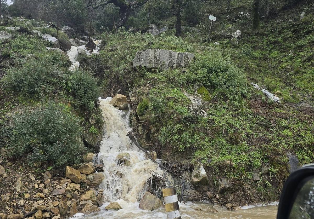 Agua corriendo en Gaucín, en el Valle del Genal