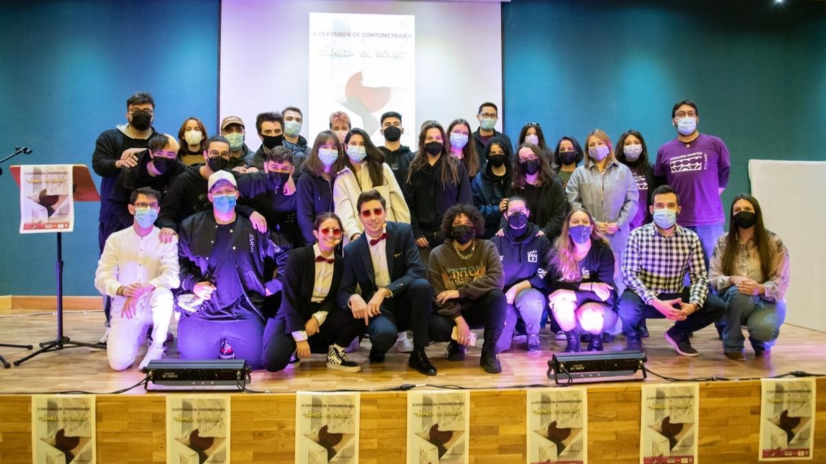 Alumnos del ciclo de realización de audiovisuales del Extremadura, ayer en el certamen.