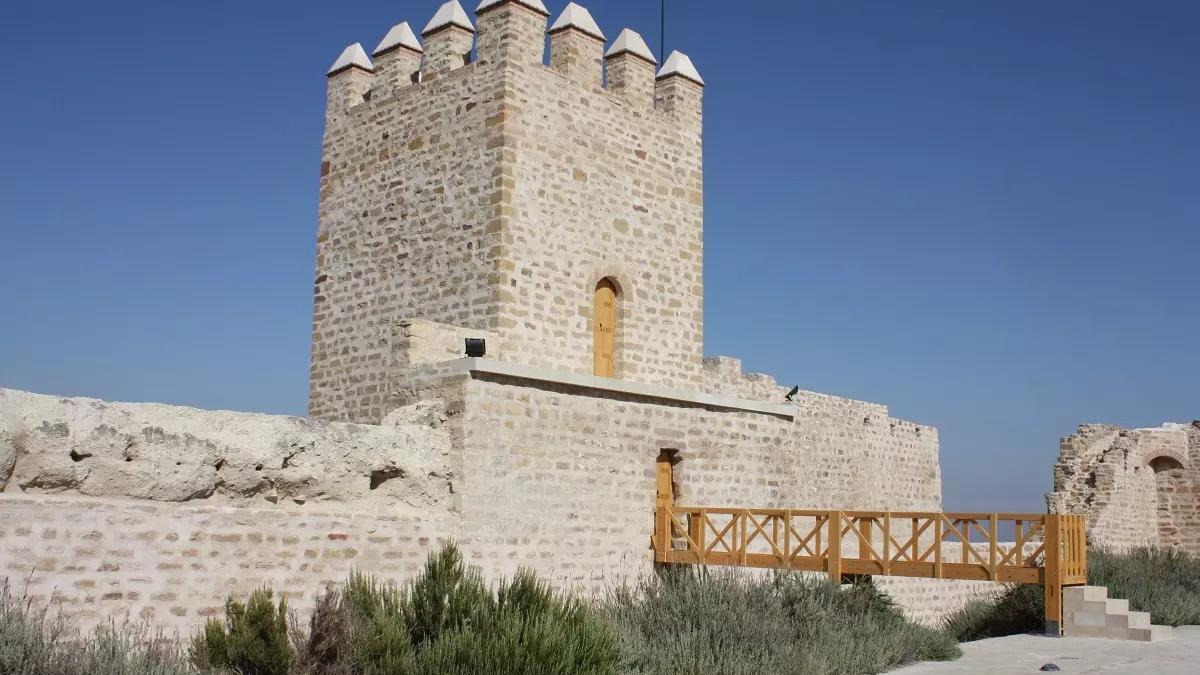 Castillo-alcazaba de Bujalance, visto desde el interior de la fortaleza.