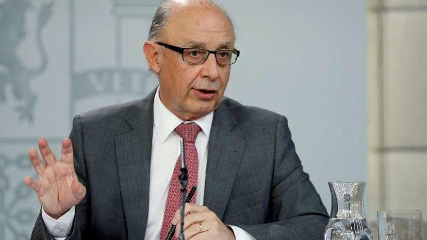 Montoro, tras el Consejo de Ministros de ayer. // Efe