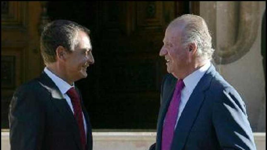 Zapatero llega al Palacio de Marivent para despachar con el Rey - Diario de  Ibiza