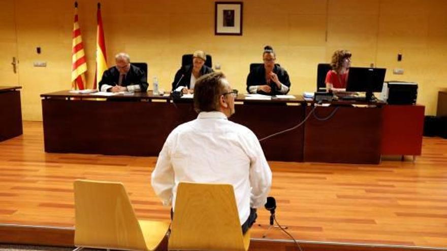 L&#039;acusat, Manuel Muñoz Funes, durant el judici a l&#039;Audiència de Girona el 18 de juliol.