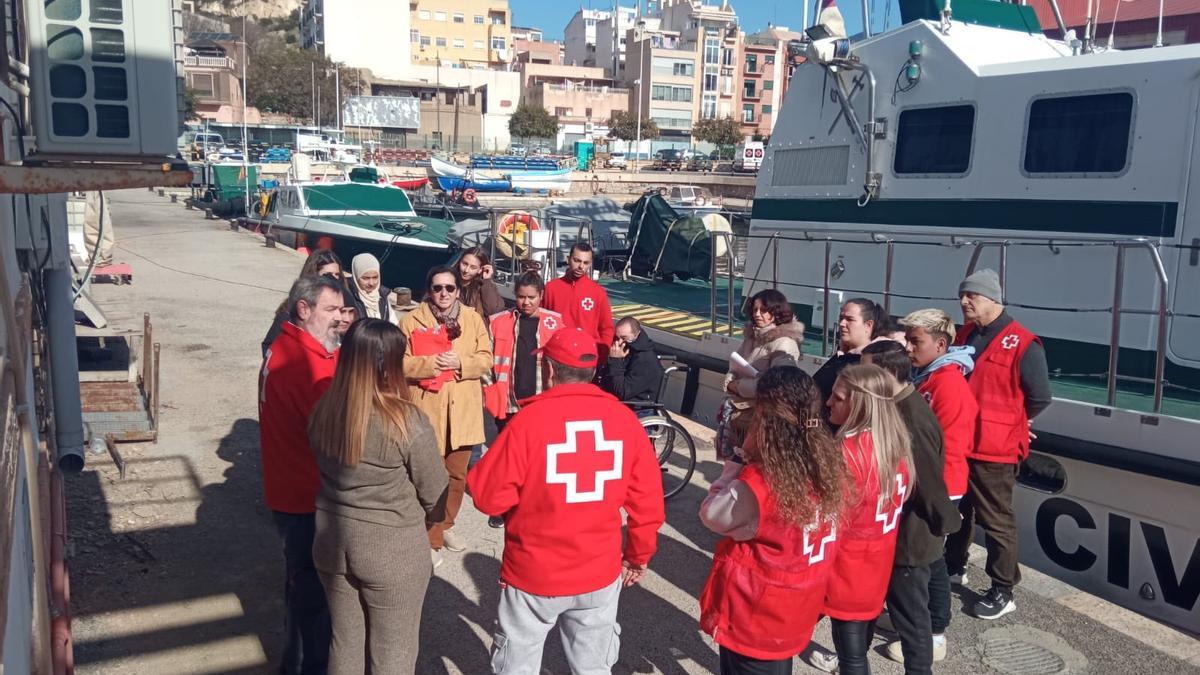 Formación de voluntarios de Emergencias de Cruz Roja este sábado en Cartagena.
