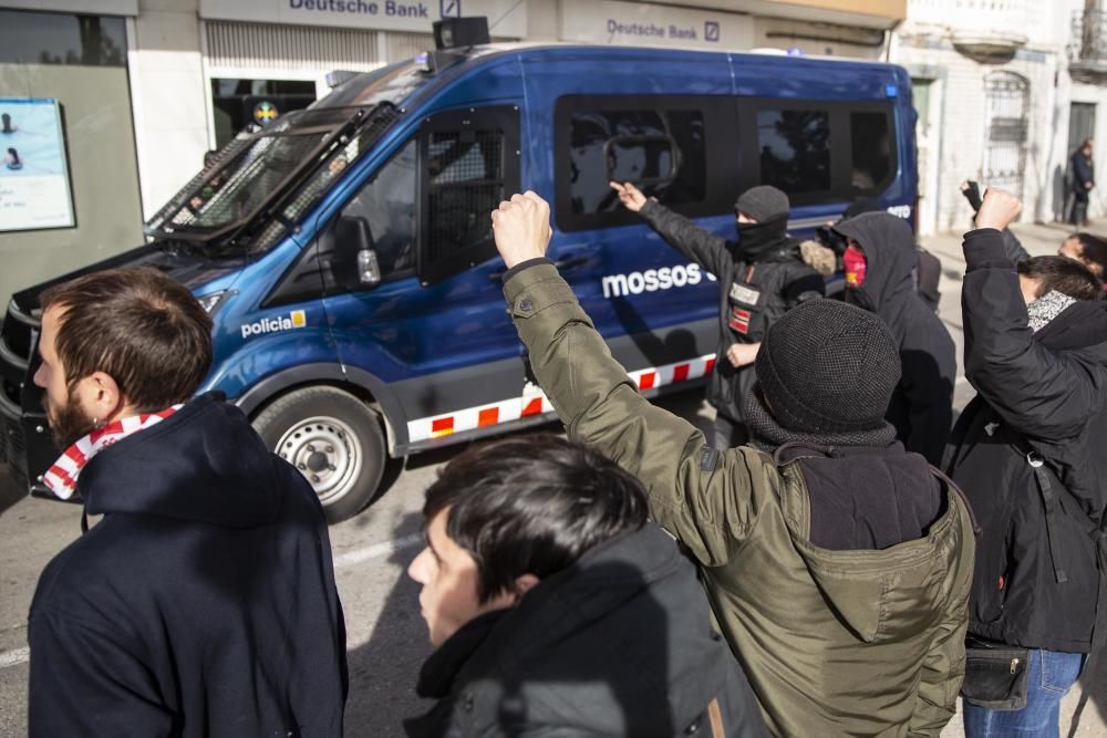 Enfrontament a Blanes entre antifeixistes i simpatitzants de Vox a Blanes