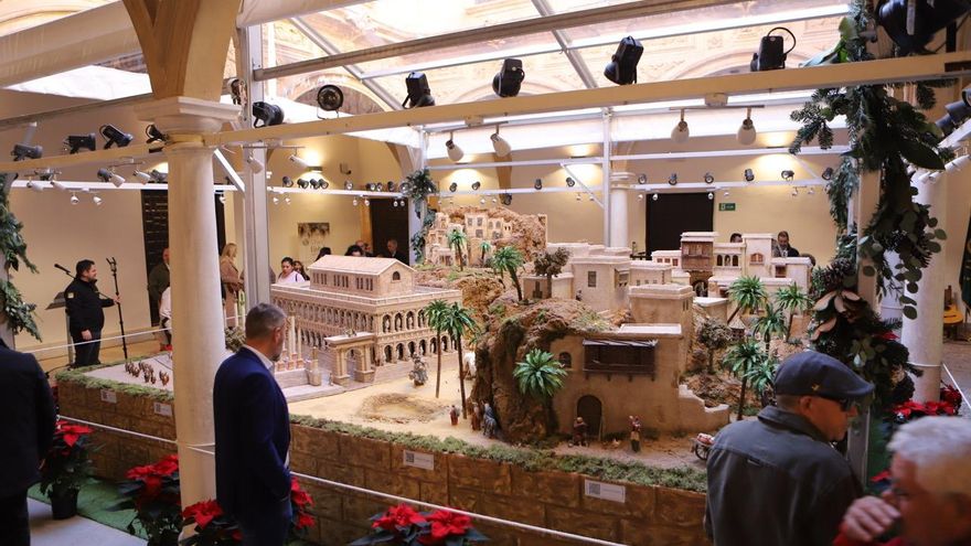 El Belén municipal de Lorca se despide del Palacio de Guevara por todo lo alto