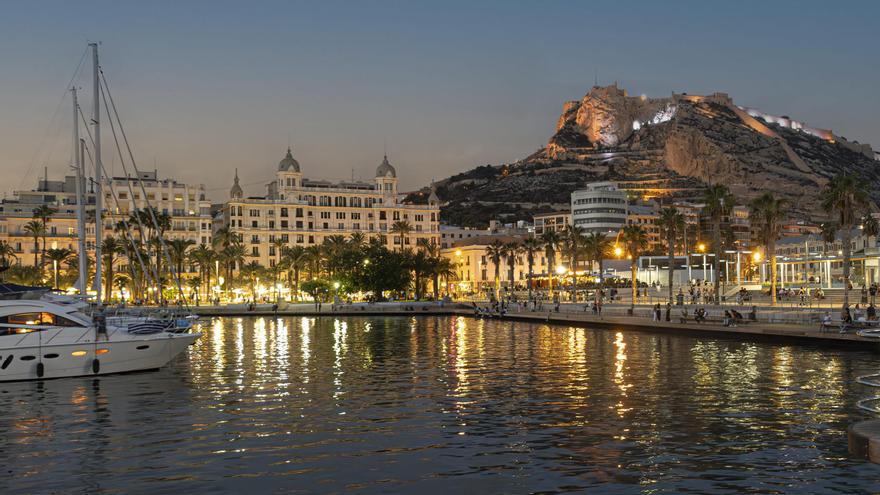 Alicante, una ciudad que irradia luz para disfrutar con todos los sentidos