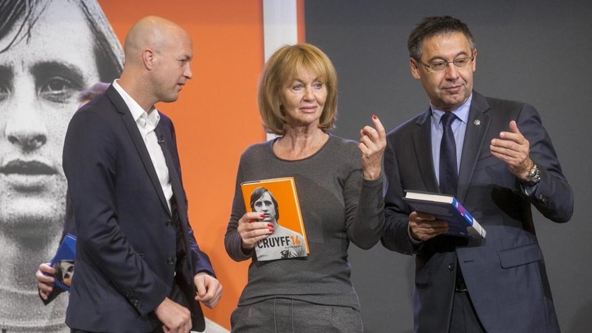 Jordi Cruyff, Danny y Bartomeu, en un acto tras el fallecimiento de Johan Cruyff.