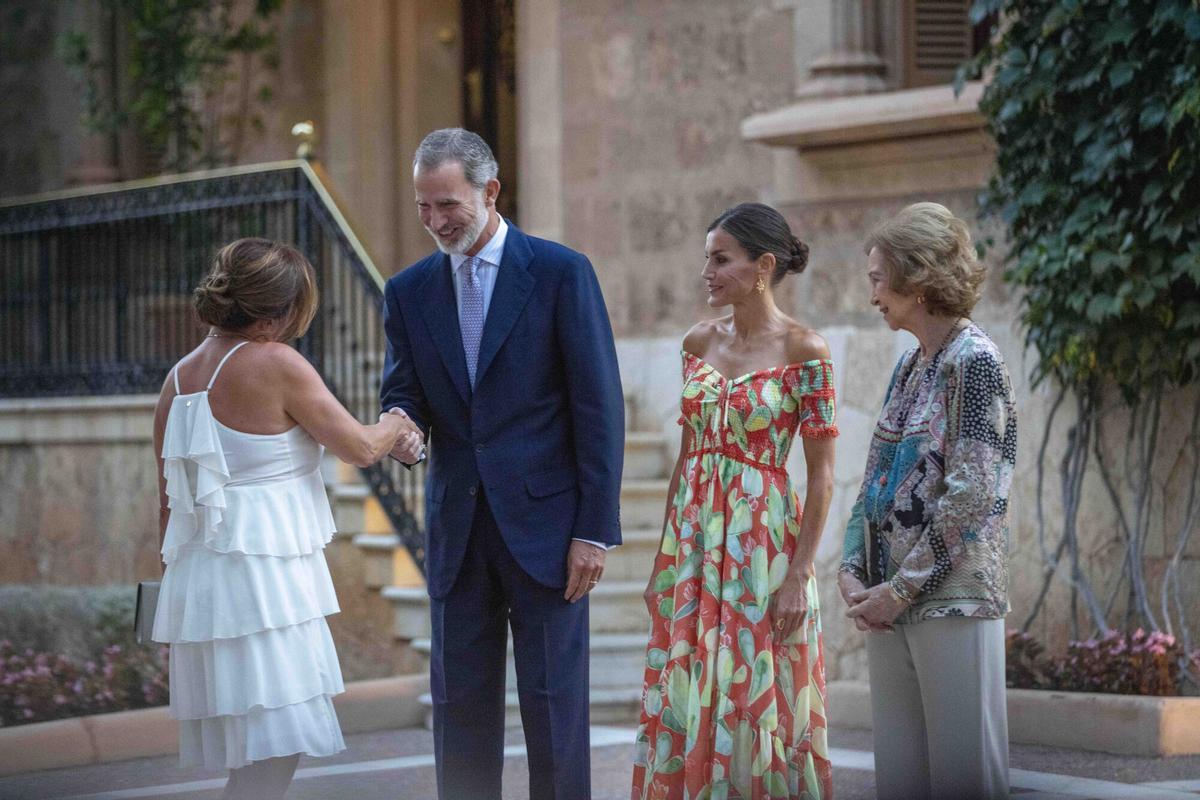 Felipe VI, Letizia y doña Sofía en la recepción a la sociedad mallorquina en 2022 Felipe VI, Letizia y doña Sofía en la recepción a la sociedad mallorquina en 2022