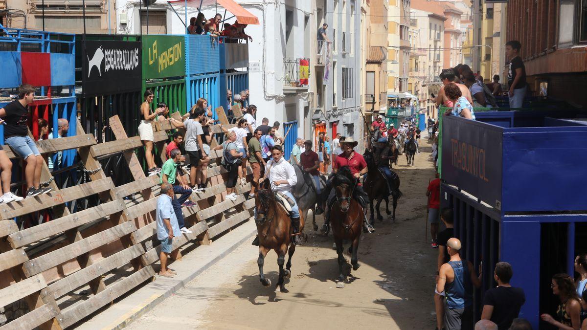 Foto del encierro campero en el que solo han participado caballos. JAVIER NOMDEDEU