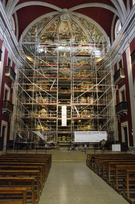 Els treballs de restauració del retaule major del Santuari del Miracle de Riner