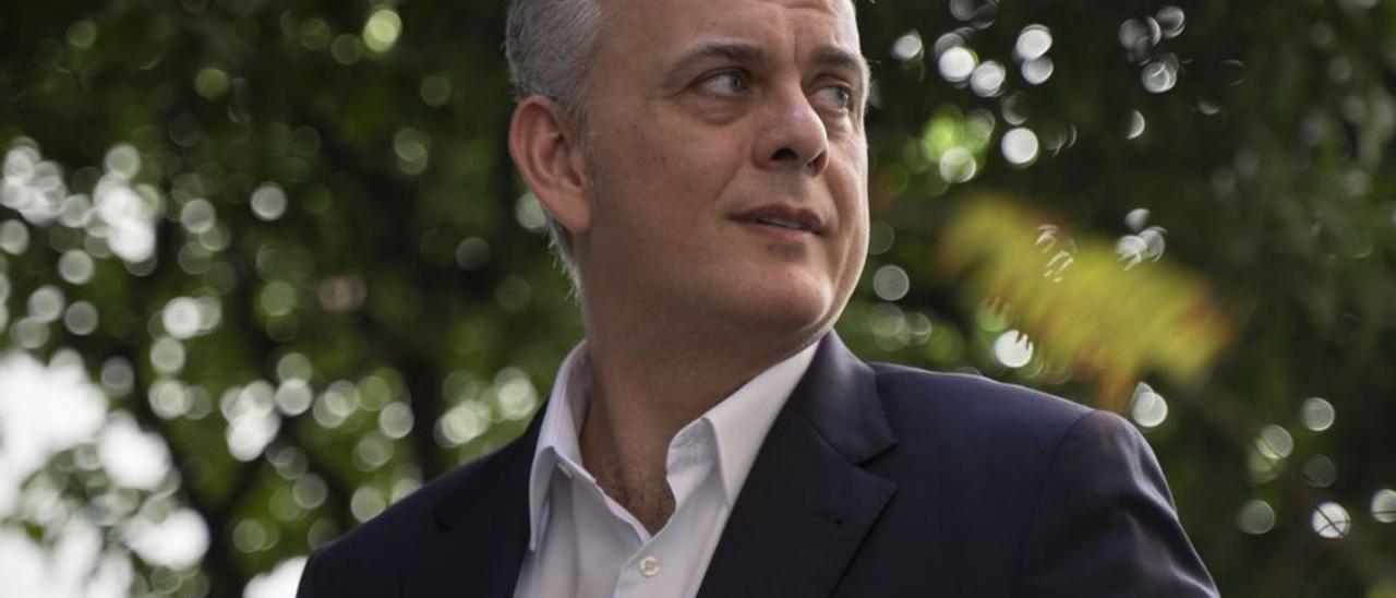 El vicepresidente y conseller de Vivienda, Héctor Illueca. | EP/JORGE GIL