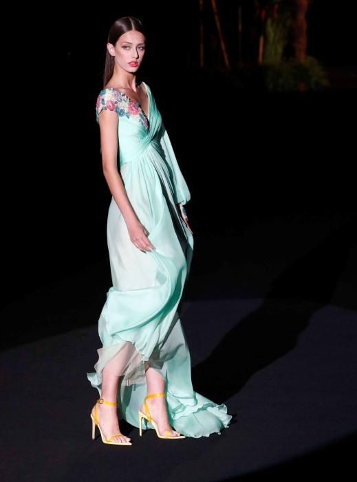 El diseñador alicantino llena de color la pasarela de la Mercedes Benz Fashion Week de Madrid