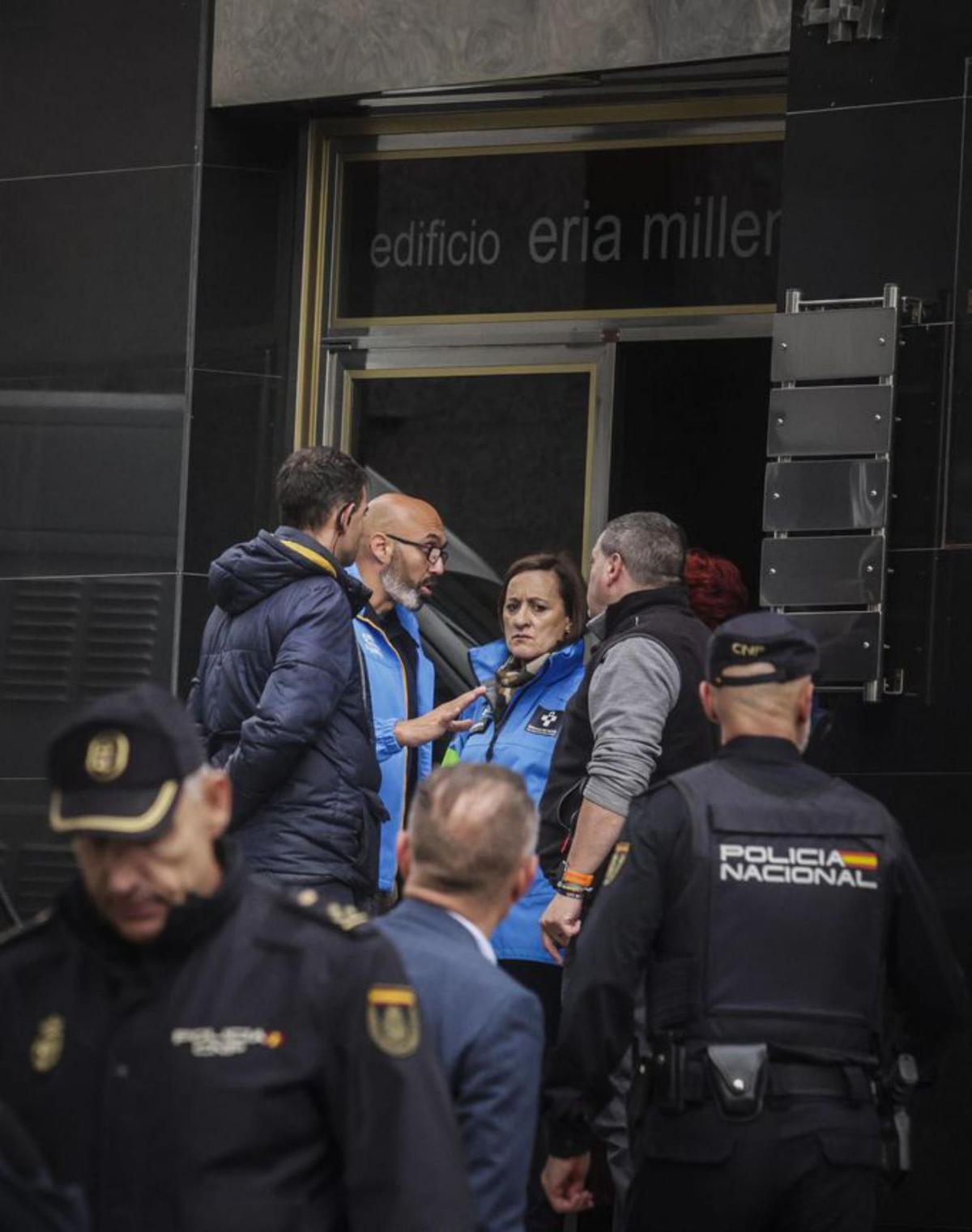 La tragedia sacude el barrio de La Ería: mueren dos gemelas rusas de 12 años al tirarse desde una ventana de su edificio.