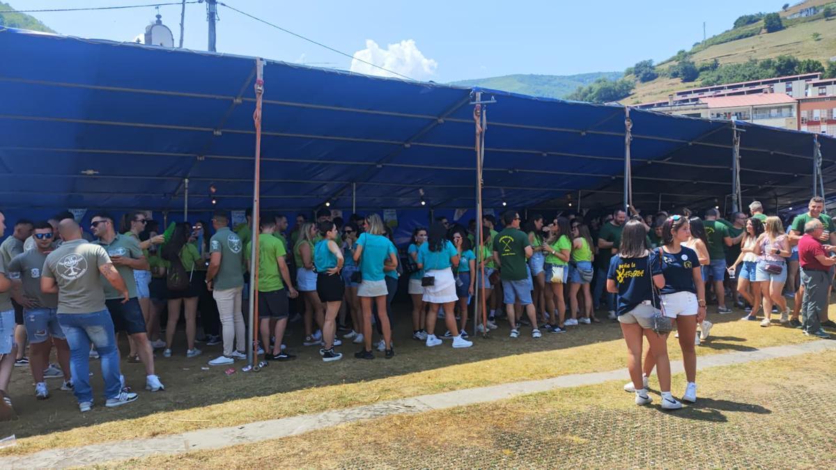 En imágenes: la romería del prao del molín preludia las fiestas del Carmen en Cangas En imágenes: la romería del prao del molín preludia las fiestas del Carmen en Cangas