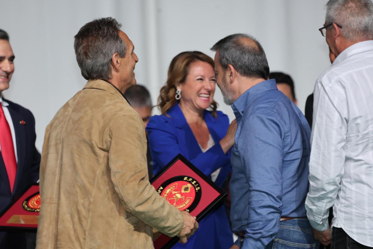 El Cuerpo de Bomberos de Castelló celebra a su patrón. Estos son todos los homenajeados en el acto