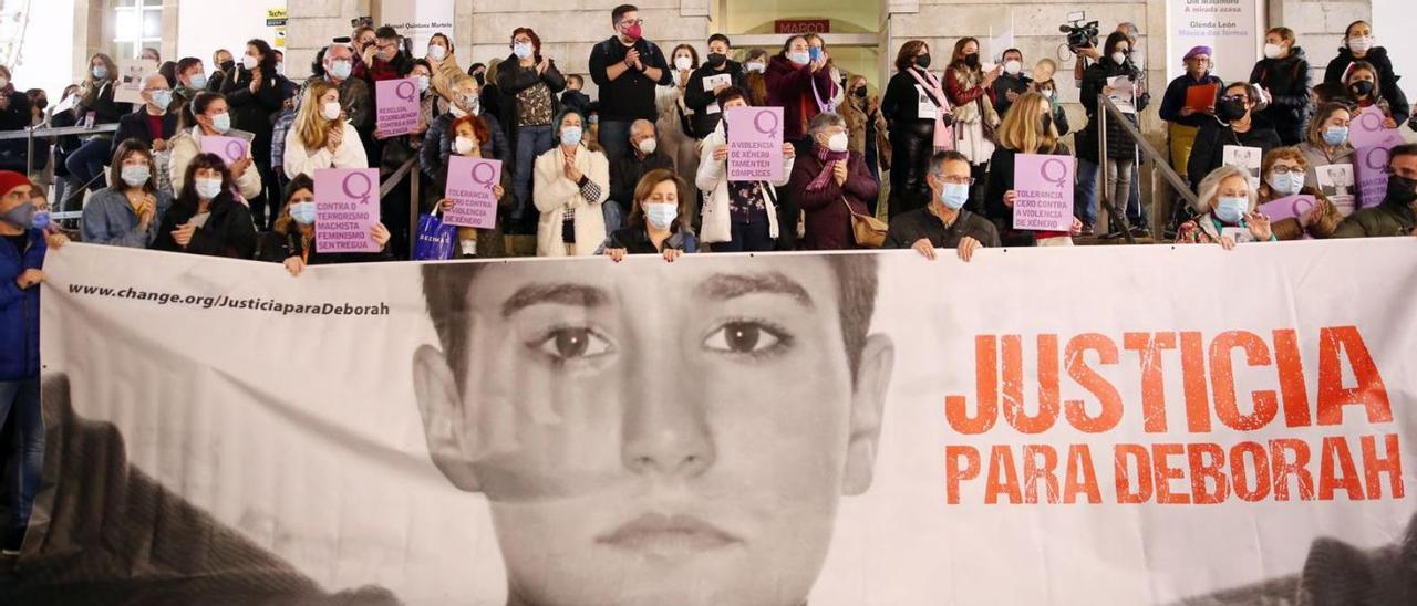 Una concentración en Vigo en apoyo a la lucha de la familia de Déborah para que se haga justicia. | // M.G.B.