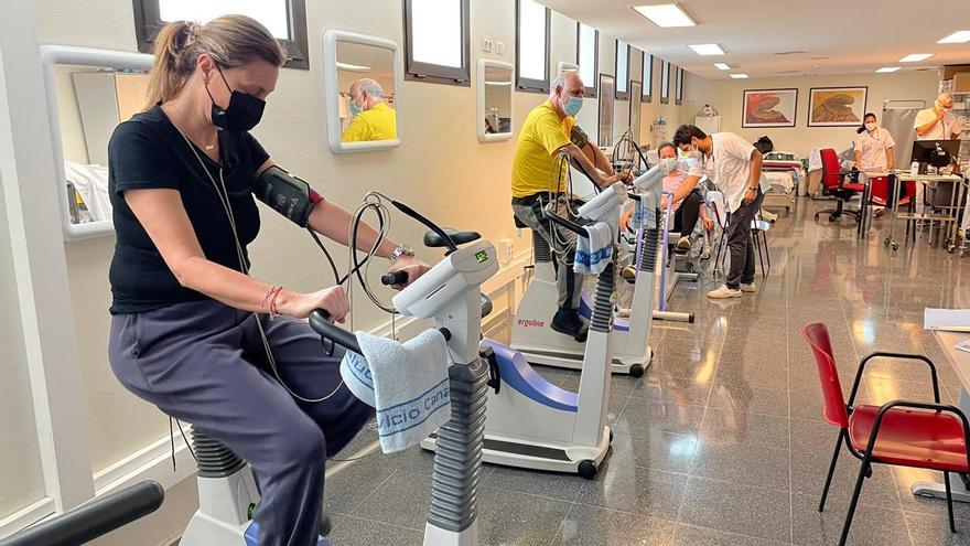 El Hospital Insular pone en marcha un programa de rehabilitación para los pacientes con Covid persistente