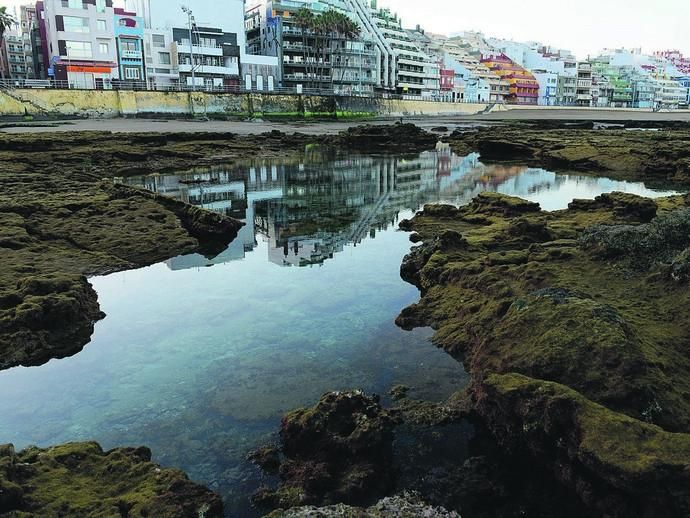 Espectacular bajamar en Las Canteras