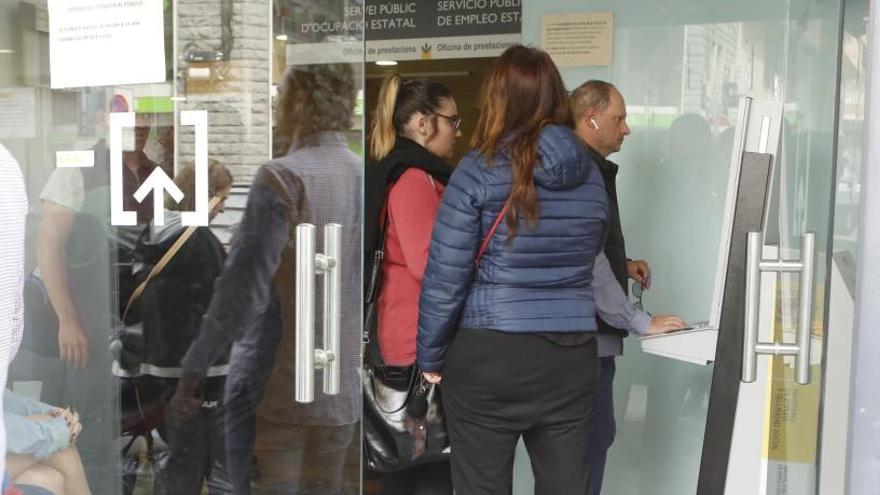 Una de las oficinas del Servicio Público de Empleo en Alicante.