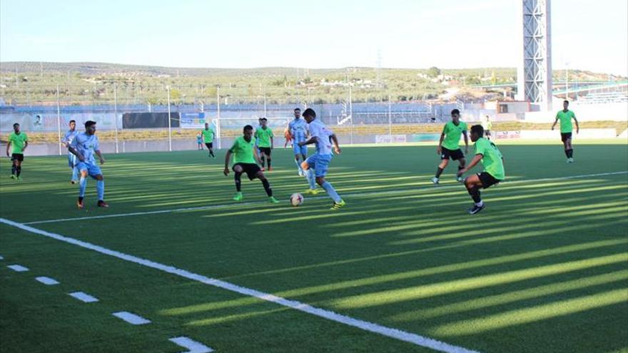 El Ciudad de Lucena gana su primer duelo con sufrimiento