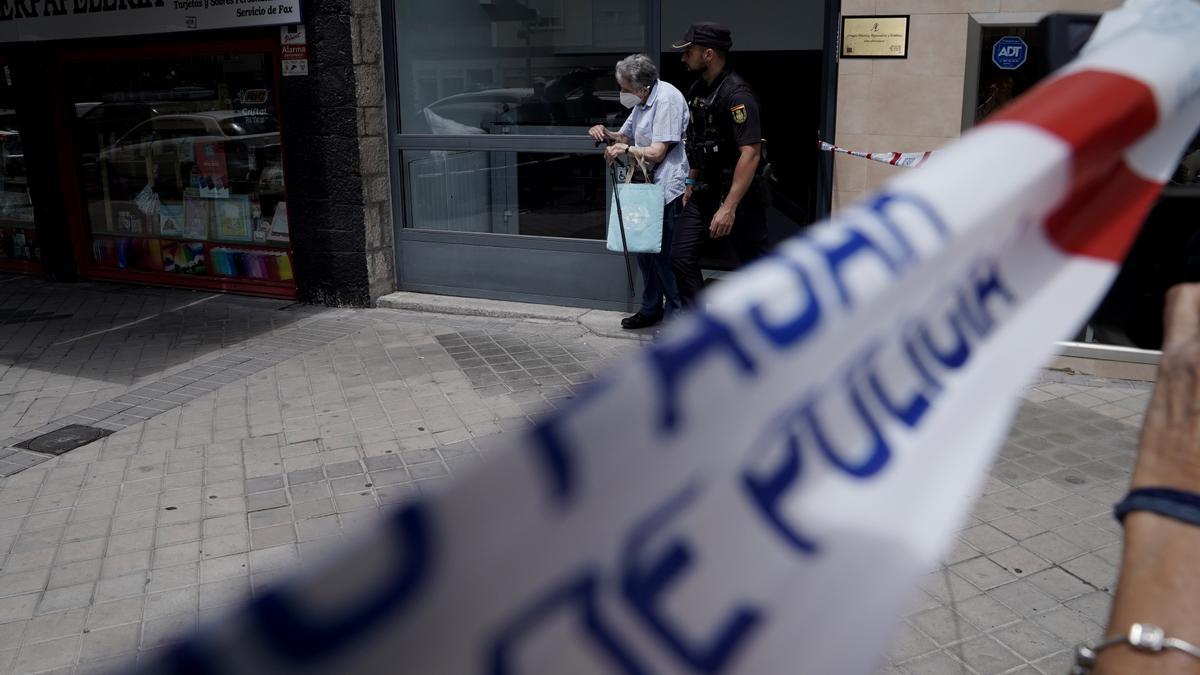 Tres muertos por disparos en una vivienda de la calle Serrano, Madrid