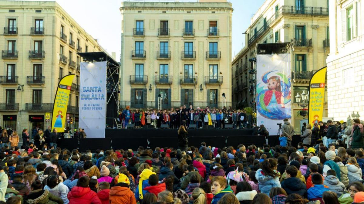 Els nens de Barcelona reivindiquen el seu «dret a opinar» en el Pregó dels Infants de Santa Eulàlia