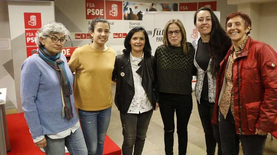 Ana González, Sara González, Cristina Gallo, Alejandra Varela, Fanny Ruiz y Ángeles Álvarez.