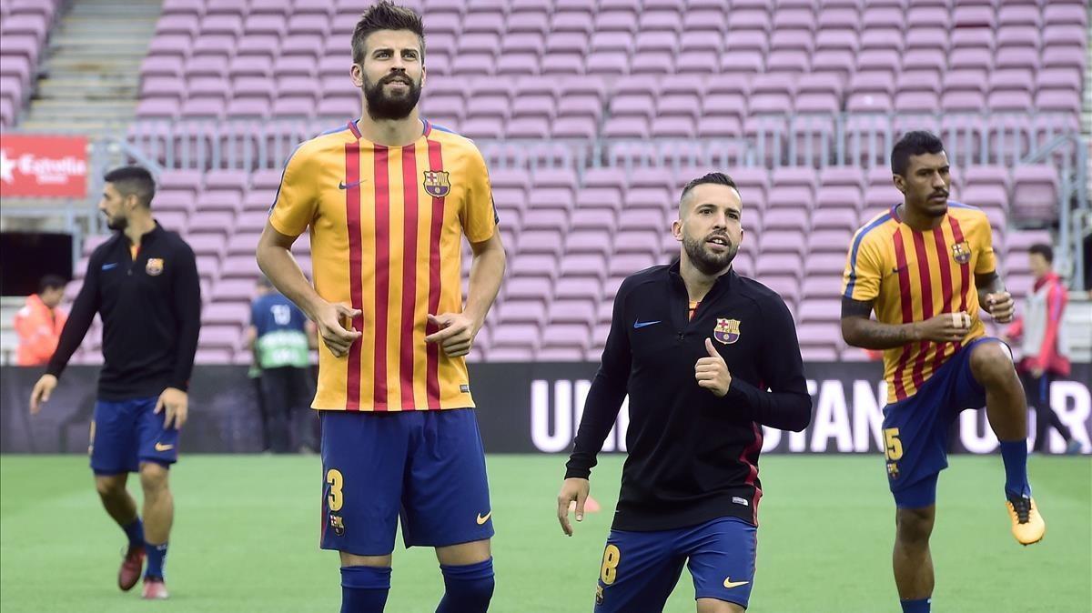 aguasch40371479 barcelona s defender from spain gerard pique  2l  and barcel171001192214