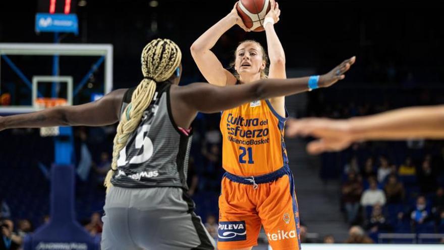 Marie Gülich, una de las jugadoras del Valencia Basket que no tuvo su mejor día. | JUAN PELEGRÍN