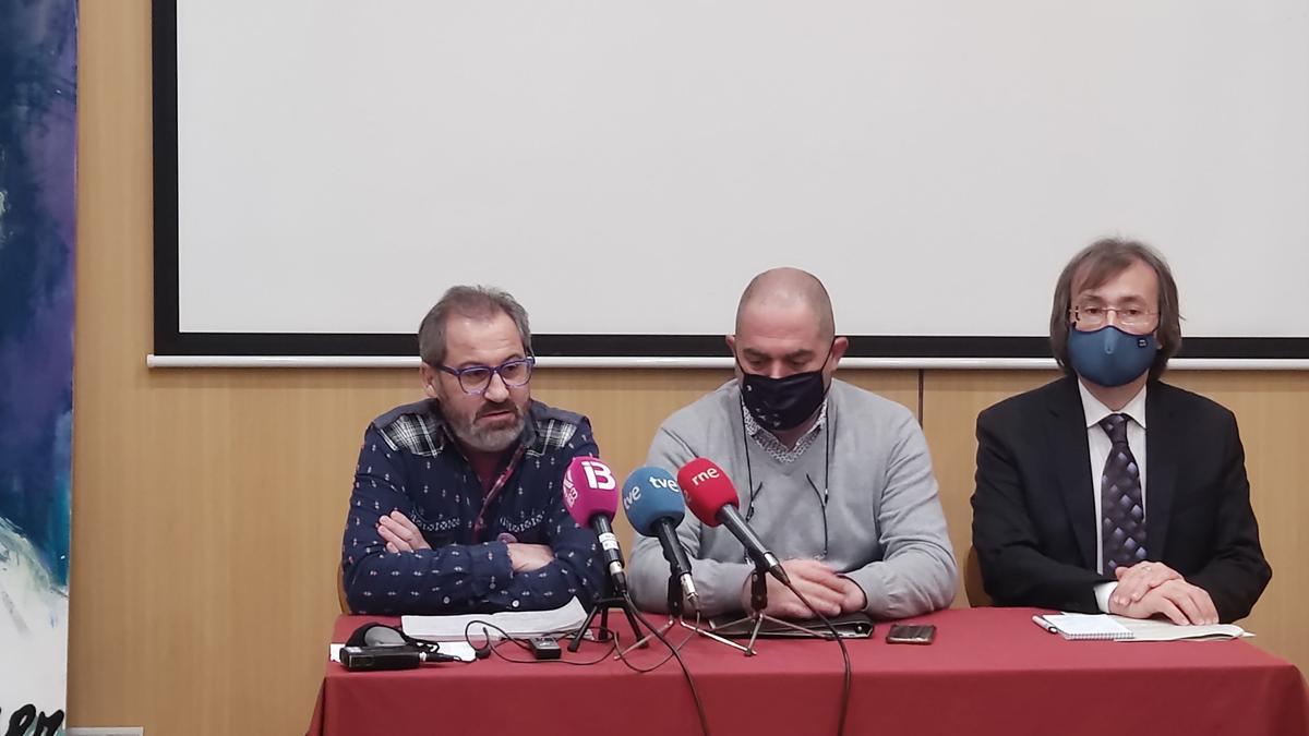 Miquel Gelabert (STEI), Josep de Luis (OCB) y Daniel Condeminas (FOLC).