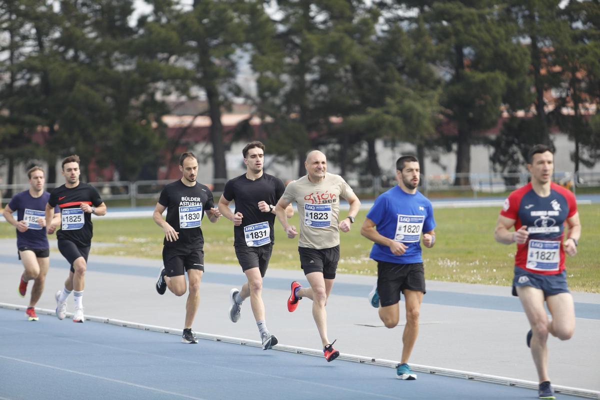 Corredores en Las Mestas.