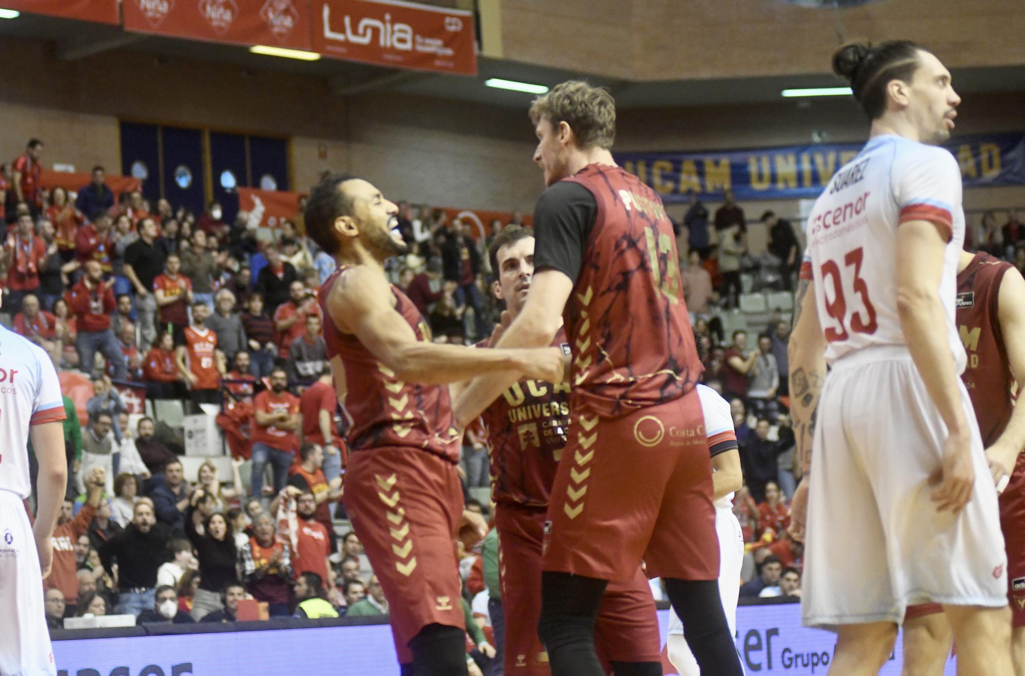 UCAM CB - Obradoiro