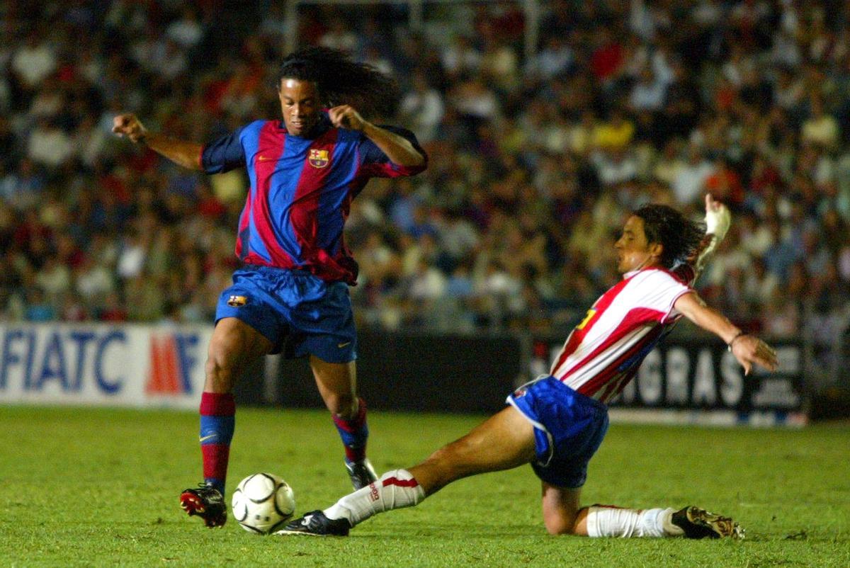 Ronaldinho durant un partit de Copa Catalunya el 2003 a Montilivi