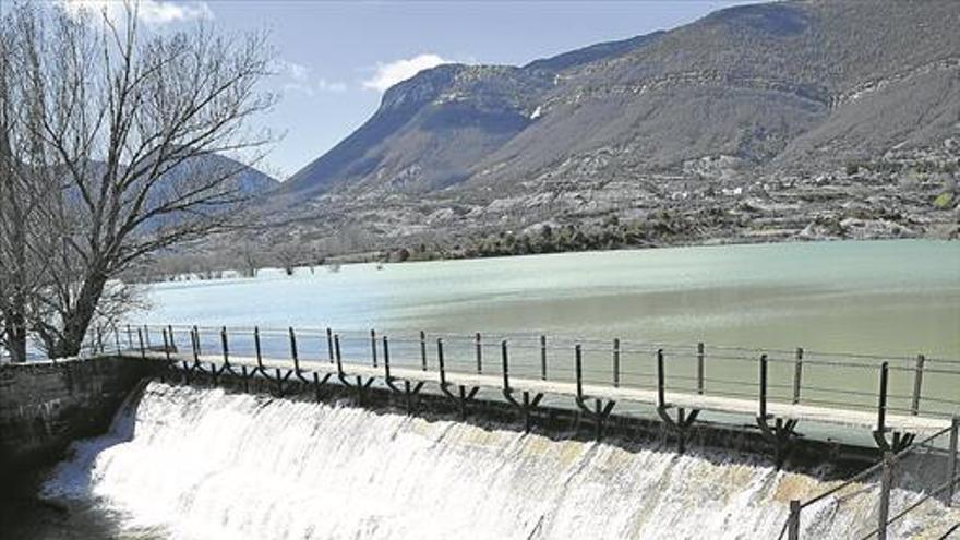 La reserva de agua marca un récord al inicio del verano