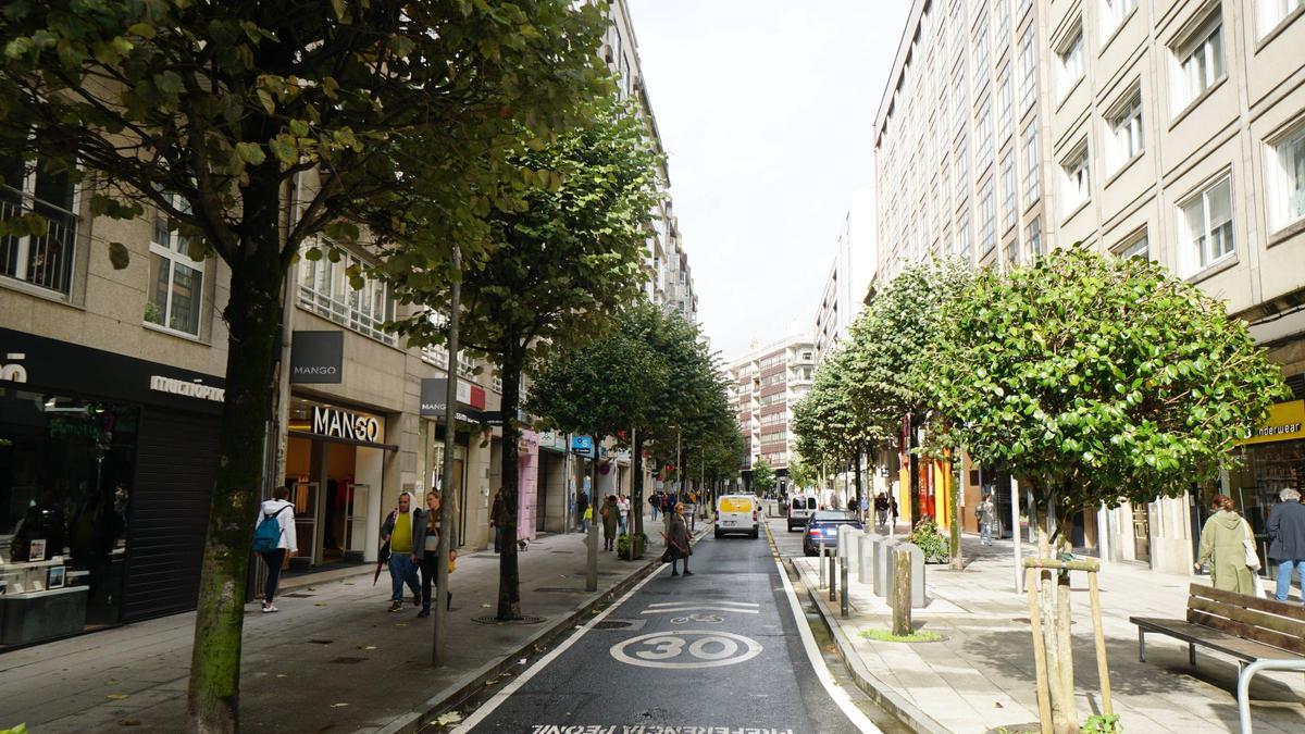 La rúa Xeneral Pardiñas es una de las calles con la renta neta media por habitante más alta de Santiago