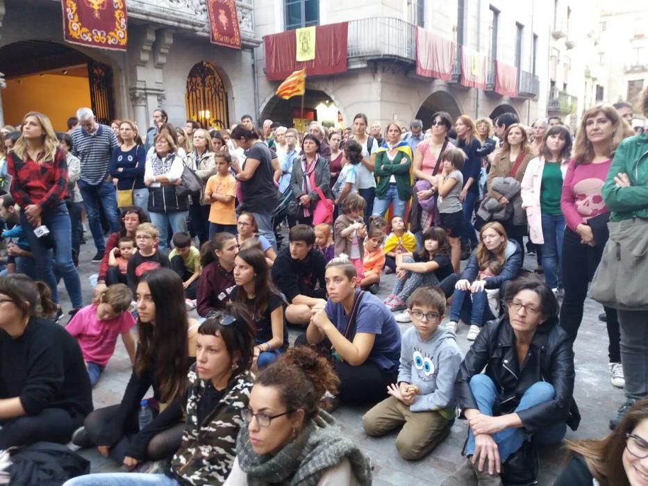 Acte a favor de l''escola catalana a la plaça del Vi de Girona