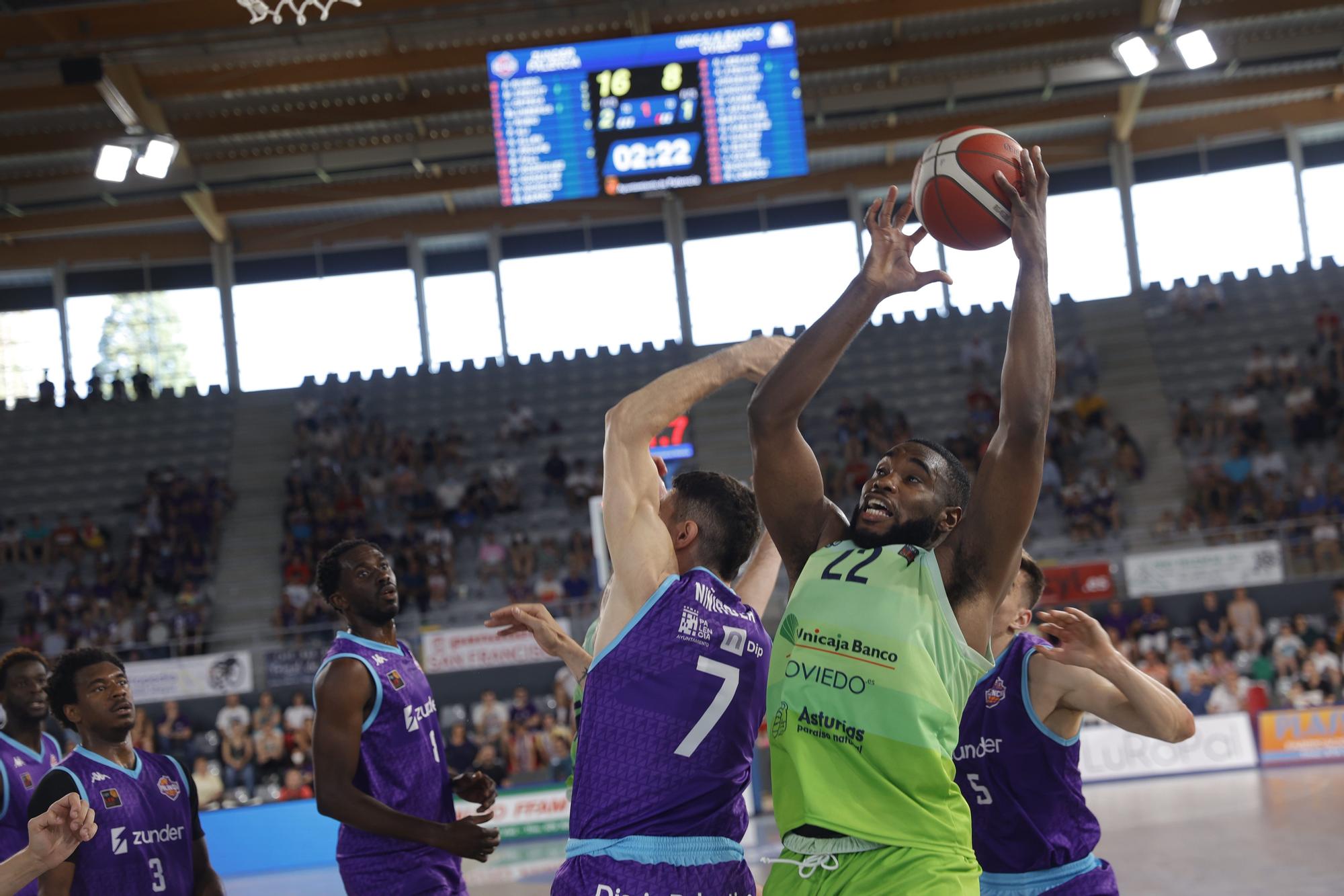 El Unicaja Banco Oviedo vuelve a perder en Palencia en el play-off de ascenso a la ACB