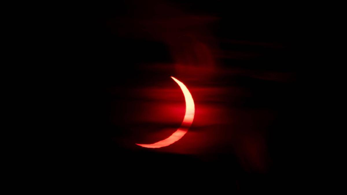 Así se vivió el eclipse solar total en el Faro de ses Salines