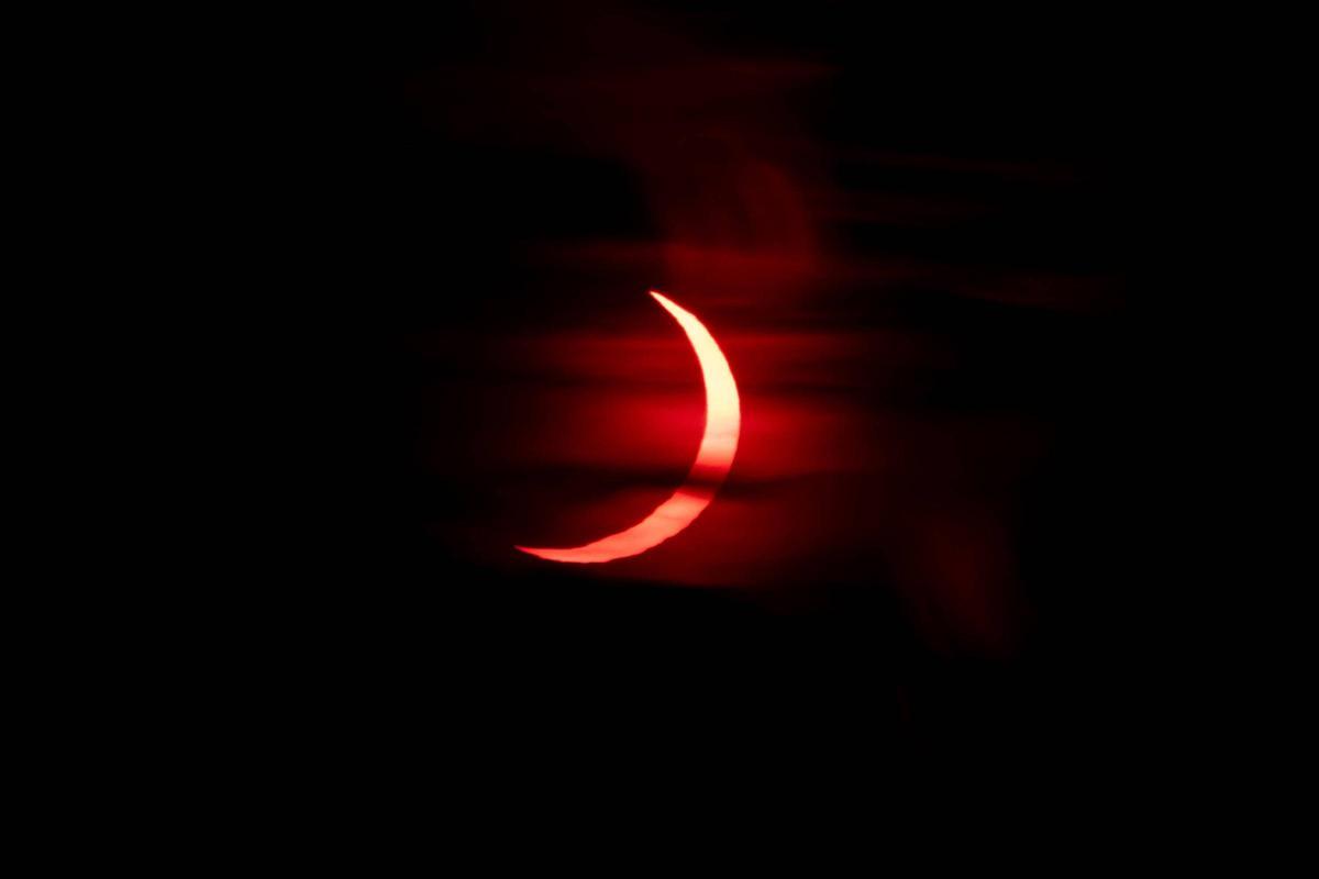 Así se vivió el eclipse solar total en el Faro de ses Salines