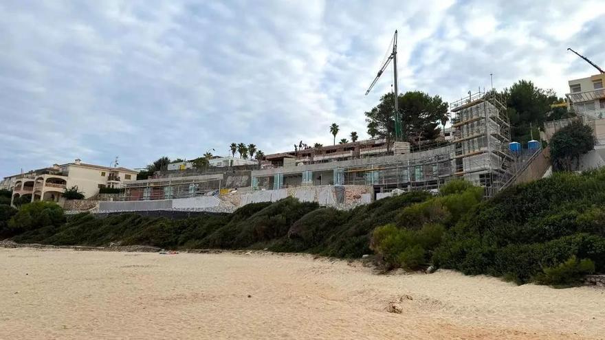 Anwohner protestieren gegen Beachclub in Cala Mendia