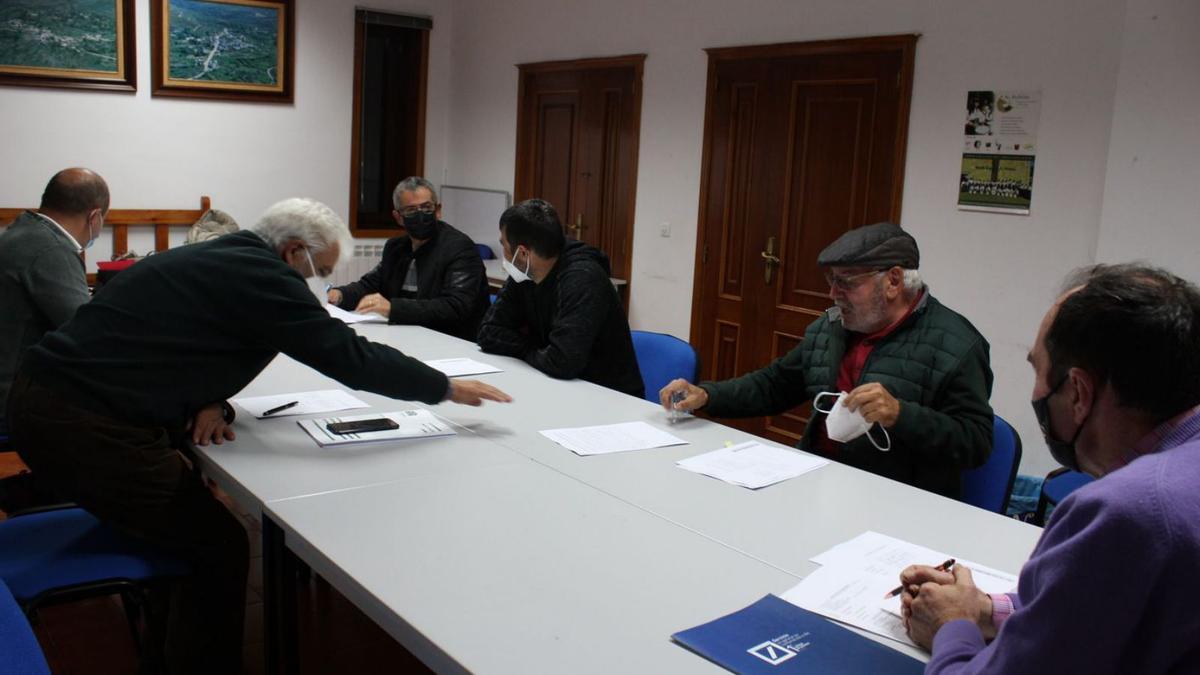 Momento de la reunión de la mancomunidad de la Alta Sanabria. | A. S.