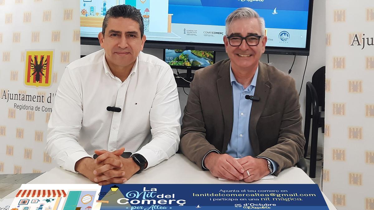 El concejal de Comercio, José María Borja, (a la derecha) y el presidente de ALCEA, Ernesto Alday.