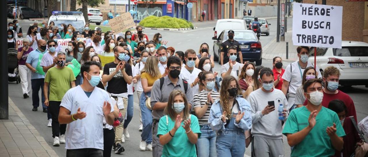 Nueva protesta de los sanitarios en Alicante contra el recorte de los contratos de refuerzo por la pandemia