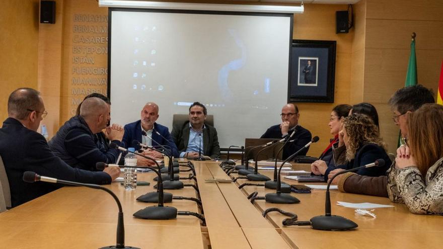 El presidente de la Mancomunidad de Municipios, Manuel Cardeña, en la sede del ente comarcal. |.