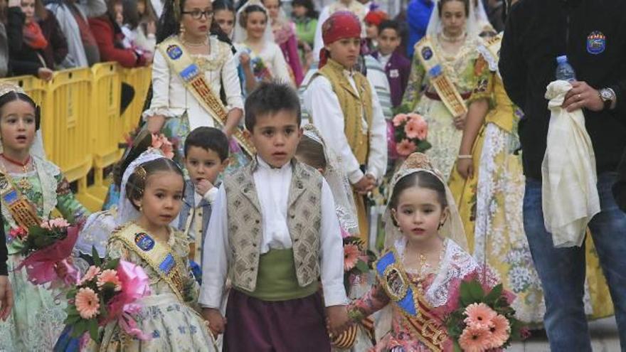 Oliva celebra la ofrenda que hoy llega a Gandia y Tavernes